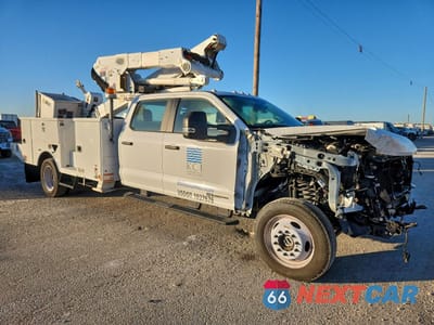 Czwarte zdjęcie samochodu z boku: 2023 FORD F550 SUPER DUTY VIN:1FD0W5HT3PEC54384 - miniatura