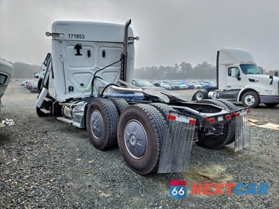 Trzecie zdjęcie samochodu z tyłu: 2026 FREIGHTLINER CASCADIA 126 SEMI TRUCK VIN:3AKJHHDV7TSWL4794 - miniatura
