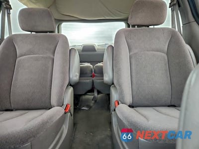Zdjęcie 10 z 13 samochodu: 2003 CHRYSLER TOWN & COUNTRY LX VIN:2C4GP44383R354008 - miniatura