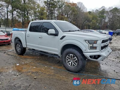 Czwarte zdjęcie samochodu z boku: 2017 FORD F150 RAPTOR VIN:1FTFW1RG5HFA18565 - miniatura