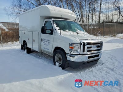 Czwarte zdjęcie samochodu z boku: 2024 FORD E350 UTILITY / SERVICE TRUCK VIN:1FDWE3FN8RDD00936 - miniatura
