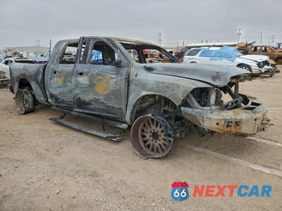 Czwarte zdjęcie samochodu z boku: 2017 RAM 2500 LARAMIE VIN:3C6UR5NL4HG671449 - miniatura