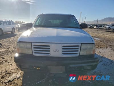 Piąte zdjęcie samochodu w środku: 2001 OLDSMOBILE BRAVADA VIN:1GHDT13W012132495 - miniatura