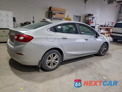 Trzecie zdjęcie samochodu z tyłu: 2016 CHEVROLET CRUZE LT VIN:1G1BE5SM8G7311418 - miniatura
