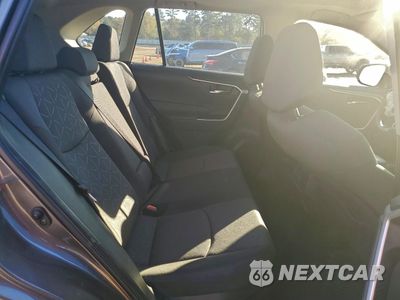 Zdjęcie 10 z 15 samochodu: 2022 TOYOTA RAV4 XLE VIN:JTMRWRFV1ND159395 - miniatura