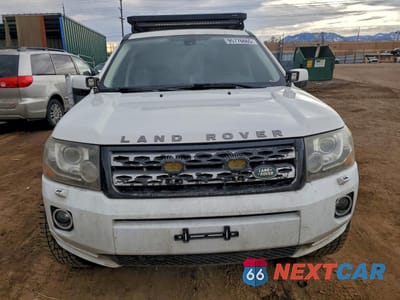 Piąte zdjęcie samochodu w środku: 2014 LAND ROVER LR2 HSE VIN:SALFR2BG3EH402795 - miniatura