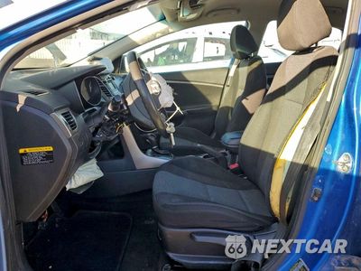 Zdjęcie 7 z 12 samochodu: 2017 HYUNDAI ELANTRA GT VIN:KMHD35LH5HU382579 - miniatura