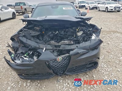 Piąte zdjęcie samochodu w środku: 2020 ALFA ROMEO GIULIA QUADRIFOGLIO VIN:ZARFAMEV0L7626748 - miniatura