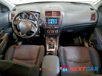 Zdjęcie 8 z 13 samochodu: 2018 MITSUBISHI RVR SE LIMITED VIN:JA4AJ4AW0JZ606210 - miniatura