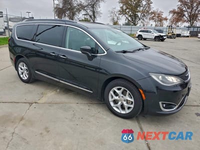Czwarte zdjęcie samochodu z boku: 2017 CHRYSLER PACIFICA TOURING L VIN:2C4RC1BG2HR820855 - miniatura