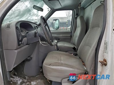 Zdjęcie 7 z 13 samochodu: 2000 FORD ECONOLINE E350 SUPER DUTY CUTAWAY VAN VIN:1FDWE35S2YHA95550 - miniatura