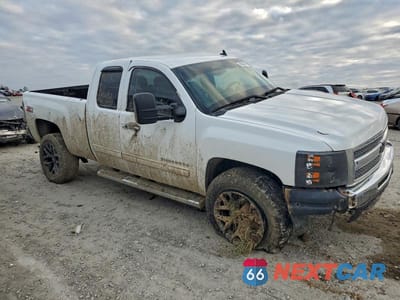 Czwarte zdjęcie samochodu z boku: 2013 CHEVROLET SILVERADO K1500 LT VIN:1GCRKSE76DZ206122 - miniatura