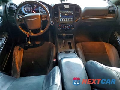 Zdjęcie 8 z 14 samochodu: 2012 CHRYSLER 300 SRT-8 VIN:2C3CCAFJ7CH800860 - miniatura