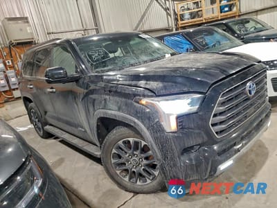 Czwarte zdjęcie samochodu z boku: 2023 TOYOTA SEQUOIA SR5 VIN:7SVAAABA7PX002896 - miniatura