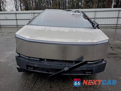 Piąte zdjęcie samochodu w środku: 2024 TESLA CYBERTRUCK VIN:7G2CEHEE5RA052749 - miniatura