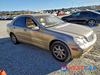 Czwarte zdjęcie samochodu z boku: 2001 MERCEDES-BENZ C 320 VIN:WDBRF64J11F014059 - miniatura