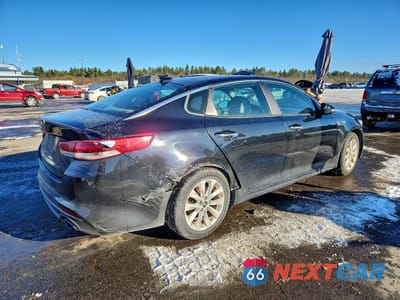 Trzecie zdjęcie samochodu z tyłu: 2017 KIA OPTIMA LX VIN:5XXGT4L37HG131312 - miniatura