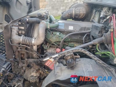 Zdjęcie 7 z 10 samochodu: 2017 VOLVO VNL SEMI TRUCK VIN:4V4NC9EH2HN972752 - miniatura