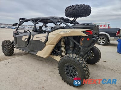 Trzecie zdjęcie samochodu z tyłu: 2023 CAN-AM MAVERICK X3 MAX RS TURBO RR VIN:3JBVKAV47PE000826 - miniatura