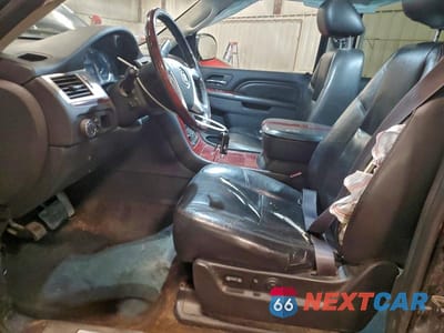 Zdjęcie 7 z 12 samochodu: 2011 CADILLAC ESCALADE VIN:1GYS4AEF6BR324787 - miniatura