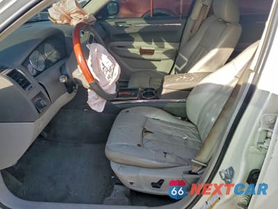 Zdjęcie 7 z 12 samochodu: 2010 CHRYSLER 300C VIN:2C3CA6CT9AH114230 - miniatura