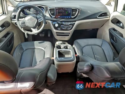 Zdjęcie 8 z 14 samochodu: 2024 CHRYSLER PACIFICA HYBRID SELECT VIN:2C4RC1S76RR141544 - miniatura