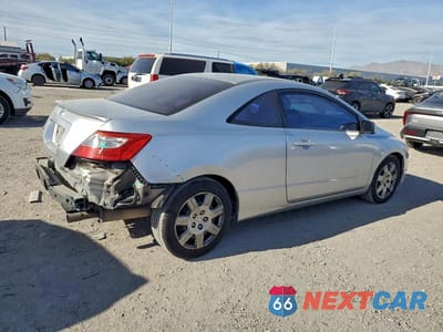 Trzecie zdjęcie samochodu z tyłu: 2010 HONDA CIVIC LX VIN:2HGFG1B65AH505351 - miniatura