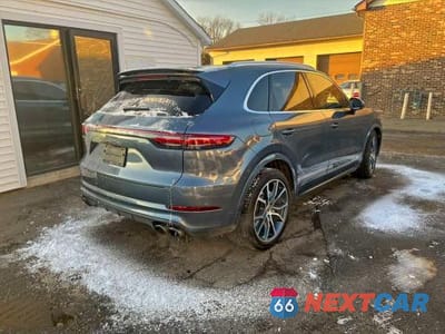 Trzecie zdjęcie samochodu z tyłu: 2020 PORSCHE CAYENNE TURBO VIN:WP1AF2AY7LDA39117 - miniatura