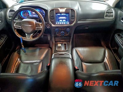Zdjęcie 8 z 13 samochodu: 2018 CHRYSLER 300 TOURING VIN:2C3CCAAG8JH222812 - miniatura