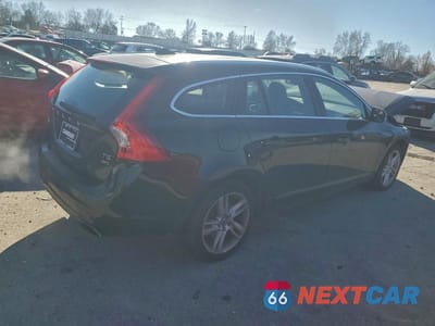 Trzecie zdjęcie samochodu z tyłu: 2015 VOLVO V60 PLATINUM VIN:YV1612SD4F1212996 - miniatura