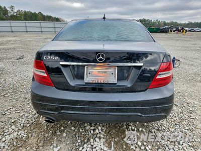 Zdjęcie 6 z 13 samochodu: 2014 MERCEDES-BENZ C 250 VIN:WDDGF4HB2EG205835 - miniatura