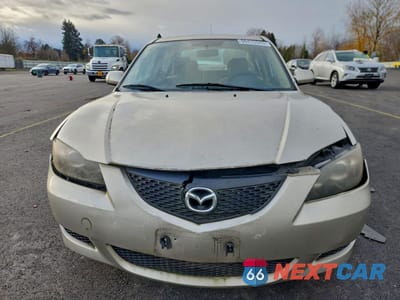 Piąte zdjęcie samochodu w środku: 2004 MAZDA 3 I VIN:JM1BK12F441115906 - miniatura