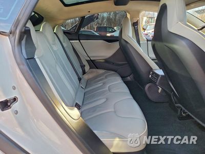 Zdjęcie 10 z 13 samochodu: 2013 TESLA MODEL S VIN:5YJSA1DP7DFP16453 - miniatura