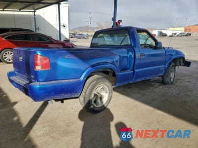 Trzecie zdjęcie samochodu z tyłu: 1999 CHEVROLET S TRUCK S10 VIN:1GCCS1448X8181855 - miniatura