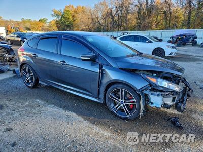 Czwarte zdjęcie samochodu z boku: 2018 FORD FOCUS ST VIN:1FADP3L98JL208951 - miniatura
