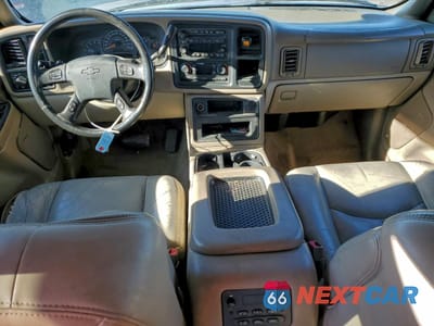 Zdjęcie 8 z 15 samochodu: 2004 CHEVROLET TAHOE K1500 VIN:1GNEK13Z84R208586 - miniatura