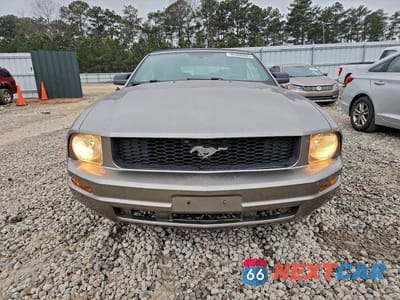 Piąte zdjęcie samochodu w środku: 2008 FORD MUSTANG VIN:1ZVHT84N185178980 - miniatura