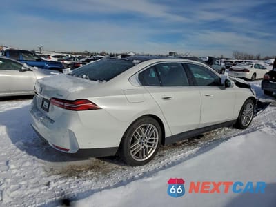Trzecie zdjęcie samochodu z tyłu: 2024 BMW 530 XI VIN:WBA53FJ05RCR89632 - miniatura