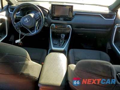 Zdjęcie 8 z 15 samochodu: 2021 TOYOTA RAV4 PRIME SE VIN:JTMAB3FV4MD061126 - miniatura