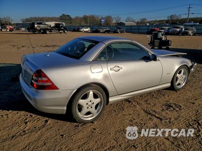 Trzecie zdjęcie samochodu z tyłu: 2001 MERCEDES-BENZ SLK 230 KOMPRESSOR VIN:WDBKK49F71F205538 - miniatura