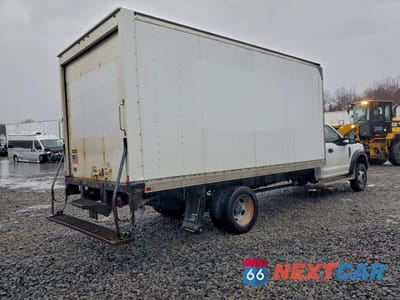 Trzecie zdjęcie samochodu z tyłu: 2019 FORD F450 SUPER DUTY BOX TRUCK VIN:1FDUF4GYXKDA16054 - miniatura