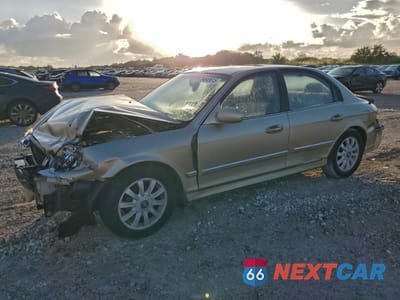 2004 HYUNDAI SONATA GLS KMHWF35H44A926308 - główne zdjęcie licytacji z USA - miniatura