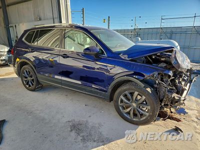 Czwarte zdjęcie samochodu z boku: 2023 VOLKSWAGEN TIGUAN SE VIN:3VVMB7AX3PM111764 - miniatura