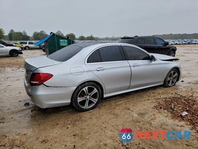 Trzecie zdjęcie samochodu z tyłu: 2017 MERCEDES-BENZ E 300 4MATIC VIN:WDDZF4KB2HA124987 - miniatura