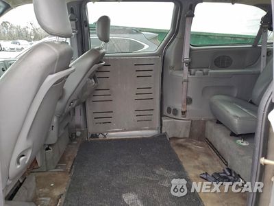 Zdjęcie 11 z 13 samochodu: 2004 DODGE GRAND CARAVAN SXT VIN:2D4GP44L14R615824 - miniatura