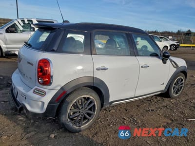 Trzecie zdjęcie samochodu z tyłu: 2017 MINI COUNTRYMAN VIN:WMWZC5C57GWU00547 - miniatura