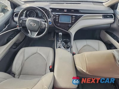 Zdjęcie 8 z 14 samochodu: 2018 TOYOTA CAMRY HYBRID VIN:4T1B21HK3JU503915 - miniatura