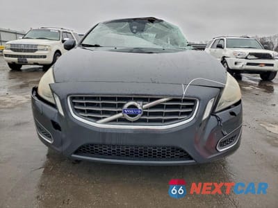 Piąte zdjęcie samochodu w środku: 2013 VOLVO S60 T5 VIN:YV1612FS6D1220829 - miniatura