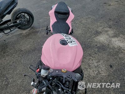 Piąte zdjęcie samochodu w środku: 2025 SUZUKI GSX-R600 VIN:JS1GN7FA1S7101545 - miniatura