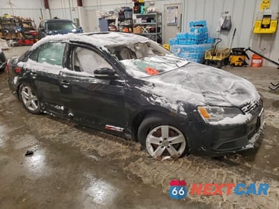 Czwarte zdjęcie samochodu z boku: 2013 VOLKSWAGEN JETTA TDI VIN:3VW3L7AJ7DM436512 - miniatura